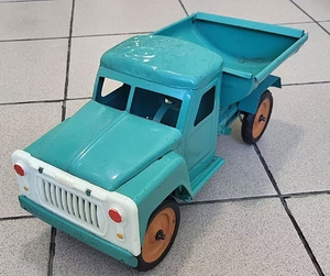 Haagis Gaz 52 jaoks LTZ Plekist mänguauto (4 foto / 10)