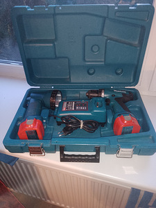 Продам комплект дрель с фонариком Makita (2 фото из 3)