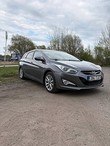 Hyundai i40 (2 фото из 11)