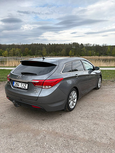 Hyundai i40 (4 фото из 11)