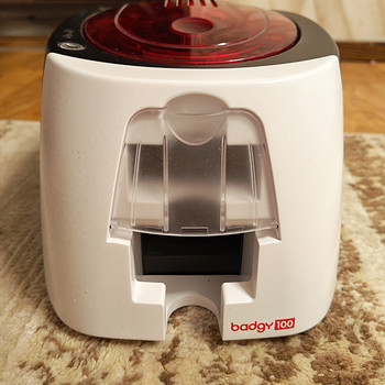 Карточный принтер Evolis Badgy 100 (как новый, напечатано всего 20