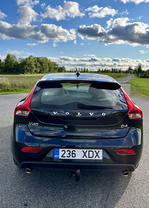 Volvo V40 (4 фото из 15)