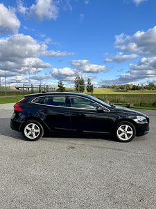 Volvo V40 (6 фото из 15)
