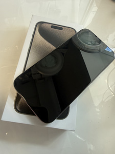 iPhone 15 Pro 256GB (2 фото из 4)