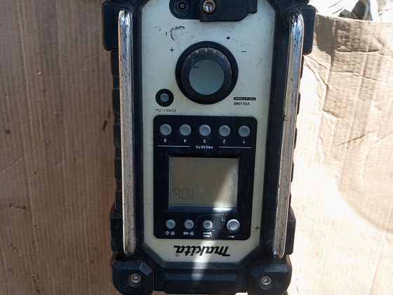 Raadio makita dmr 107