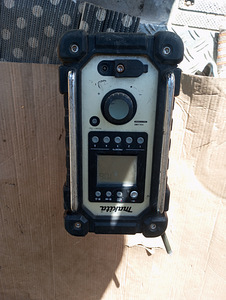 Raadio makita dmr 107 (1 foto / 2)