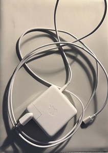 MacBook Pro 13" M1 (16GB RAM/512GB SSD) – Uueväärne, aku 90% (6 foto / 6)