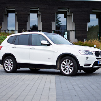 BMW X3 F25 полноприводный городской внедорожник