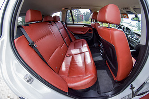 BMW X3 F25 nelikveoline linnamaastur (10 foto / 13)