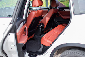 BMW X3 F25 nelikveoline linnamaastur (12 foto / 13)