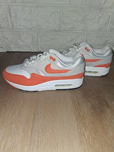 NIKE tossud s.39 (1 foto / 3)