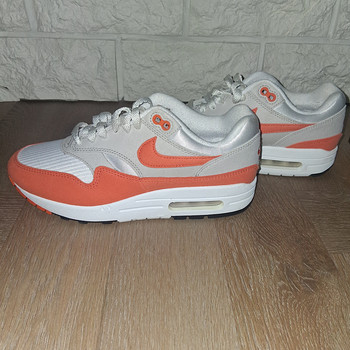 NIKE tossud s.39