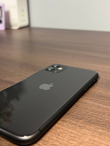 iPhone 11 128GB (2 фото из 4)
