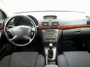 Toyota Avensis Linea Sol 2.0 108kW (5 foto / 8)