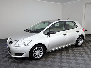 Toyota Auris Linea Sol 1.4 71kW (2 foto / 8)