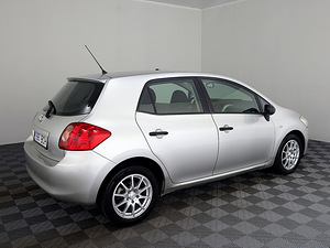 Toyota Auris Linea Sol 1.4 71kW (3 foto / 8)