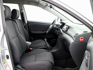 Toyota Corolla Linea Sol A-C 1.4 71kW (6 foto / 8)