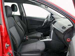Opel Astra Facelift 1.6 85kW (6 foto / 7)