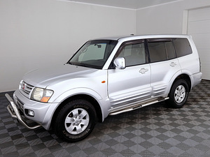 Mitsubishi Pajero Luxury ATM 3.2 DI-D 121kW (2 фото из 8)