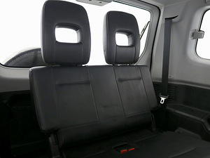 Mitsubishi Pajero Luxury ATM 3.2 DI-D 121kW (8 фото из 8)