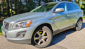 Volvo XC60 2.4 D5 129 кВт 2010 г. (1 фото из 15)