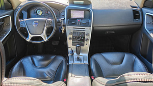 Volvo XC60 2.4 D5 129 кВт 2010 г. (9 фото из 15)