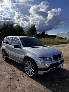 О/В BMW X5 Facelift, 4.4i v8 в пакете IS, 2004 г., пробег 200 тыс. и (3 фото из 7)