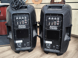 Активные колонки Omnitronic VFM-212A (2 фото из 4)