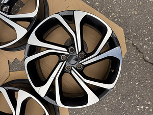 20" Renault originaalveljed 5x114,3 + andurid (3 foto / 10)
