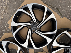 20" Renault originaalveljed 5x114,3 + andurid (4 foto / 10)