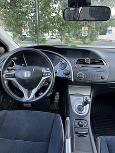 Honda Civic автомат (5 фото из 8)