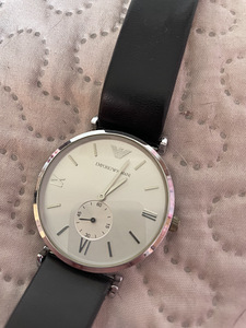 Элегантные часы Armani (1 фото из 6)
