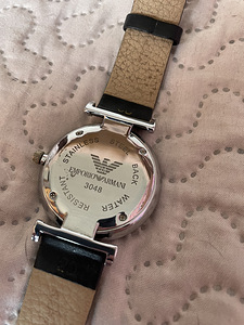 Элегантные часы Armani (2 фото из 6)