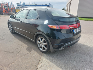 Honda Civic (4 фото из 7)