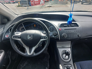 Honda Civic (7 фото из 7)