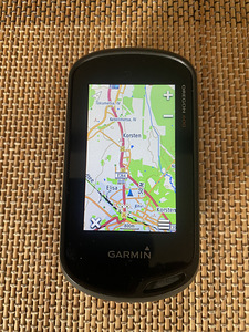 Käsi-GPS Garmin Oregon 600 (6 foto / 7)