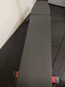 REP Fitness BlackWing Adjustable Bench + Leg Roller (2 foto / 7)