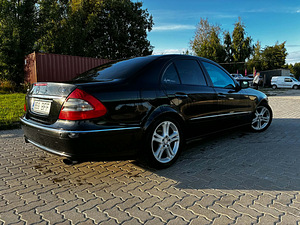 Mercedes-Benz E320 CDI Facelift Avantgarde (4 foto / 10)