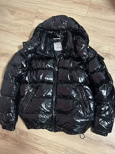 Куртка Moncler (3 фото из 4)