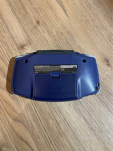 Gameboy Advance (2 foto / 4)