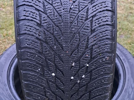 M+S / 245 45 19 / Nokian Hakkapeliitta R3