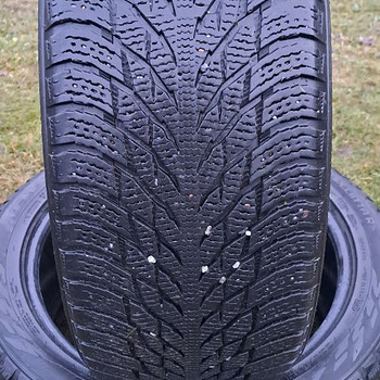 M+S / 245 45 19 / Nokian Hakkapeliitta R3