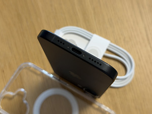 Apple iPhone 16 Black 128GB в хорошем состоянии, аккумулятор 100%. Гарантия (5 фото из 9)