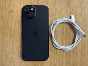 Apple iPhone 15 Black 128GB heas korras, aku 93% (1 foto / 9)