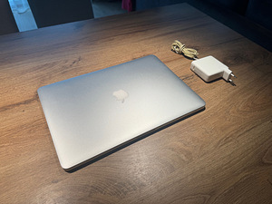 MacBook Pro 15'', 16 ГБ RAM, 500 SSD (2 фото из 2)