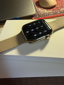 Apple Watch 7 stainless steel gold LTE (2 foto / 7)