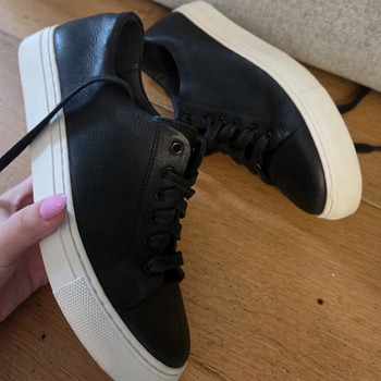 Levi’s nahast tennised tossud