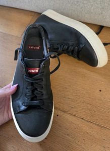 Levi’s nahast tennised tossud (2 foto / 8)