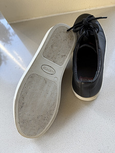 Levi’s nahast tennised tossud (7 foto / 8)