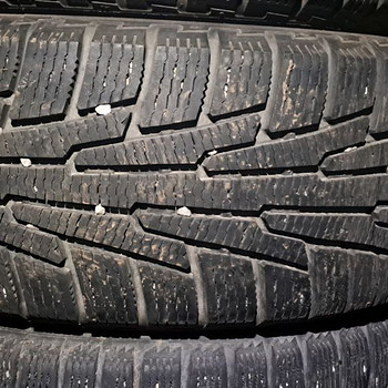M+S / 235 55 18 / Nokian Hakkapeliitta RS2